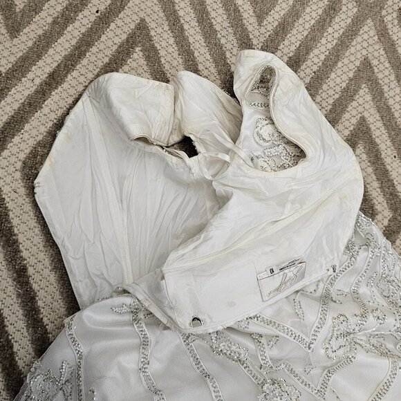 The Stephen Yearick White Silk Wedding Dress in size 10 - Picture 4 of 8